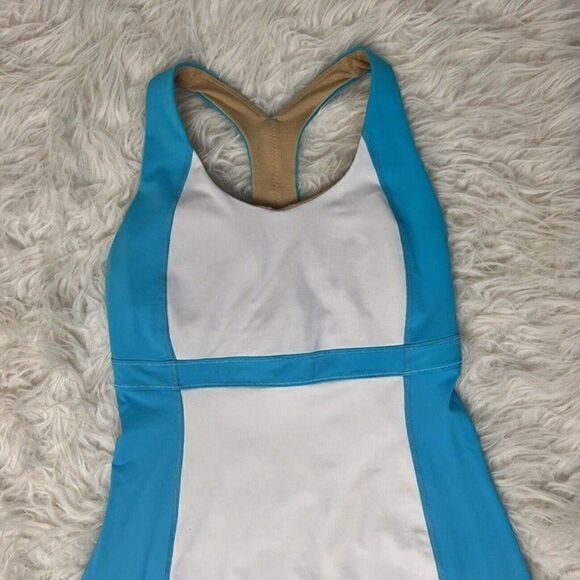 Lululemon Women’s Blue & White Racerback Tank Top Built in Bra Activewear Top 4 - Picture 5 of 9